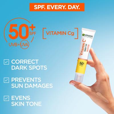 Garnier Skin Naturals Vitamin C Daily UV Glow SPF50+ Дневен крем за лице за жени 40 ml