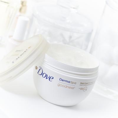 Dove Derma Spa Radiant Goodness Крем за тяло за жени 300 ml