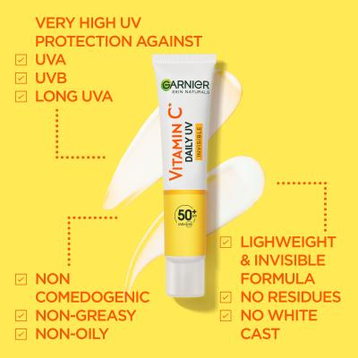 Garnier Skin Naturals Vitamin C Подаръчен комплект дневен серум за лице Skin Naturals Vitamin C Brightening Super Serum 30 ml + флуид за лице Skin Naturals Vitamin C Daily UVInvisible SPF50 40 ml