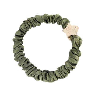 By Eloise London Skinny Silk Scrunchie Gold Star Ластик за коса за жени 1 бр Нюанс Olive Green