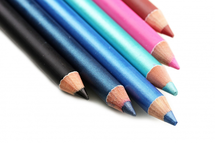 Моливи за очи